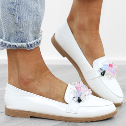 Białe mokasyny damskie...