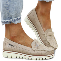 Beżowe mokasyny damskie...