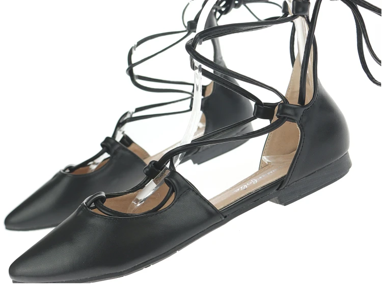 czarne-baleriny-wiazane-paskie-buty-za-kostke-w-sz
