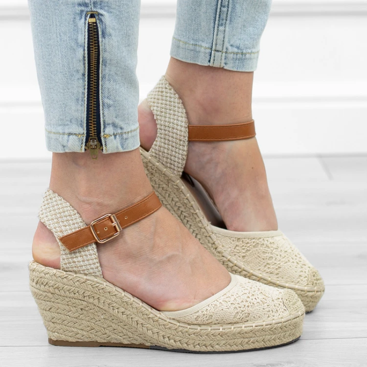 bezowe-sanday-damskie-espadryle-na-koturnie-azurow