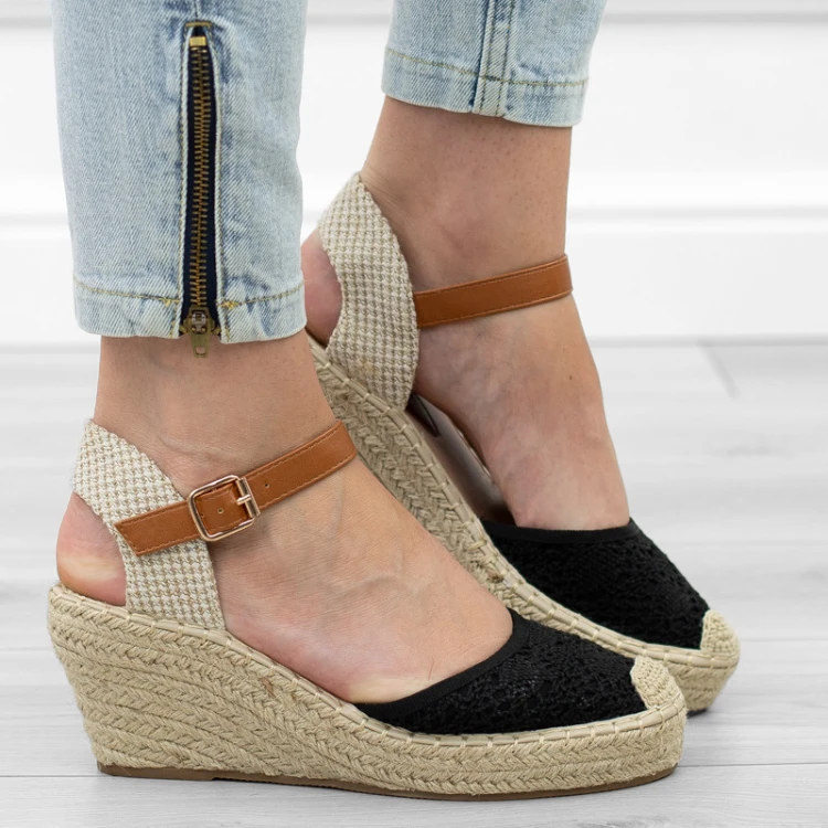 czarne-sanday-damskie-espadryle-na-koturnie-azurow