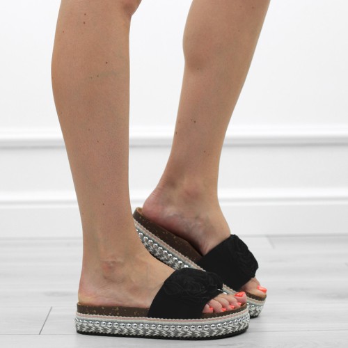 czarne-klapki-damskie-boho-wsuwane-paskie-korkowe-