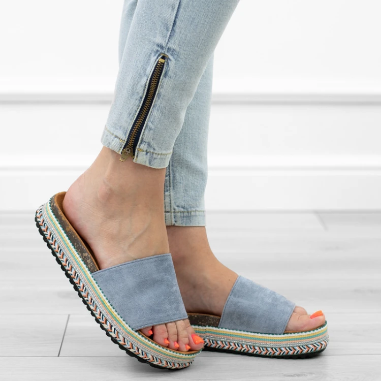 niebieskie-klapki-damskie-boho-wsuwane-paskie-kork