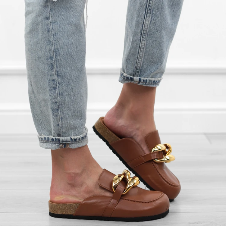 brazowe-klapki-damskie-mule-zabudowane-camel-zoty-