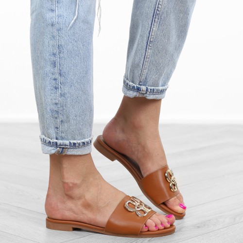 brazowe-klapki-damskie-camel-paskie
