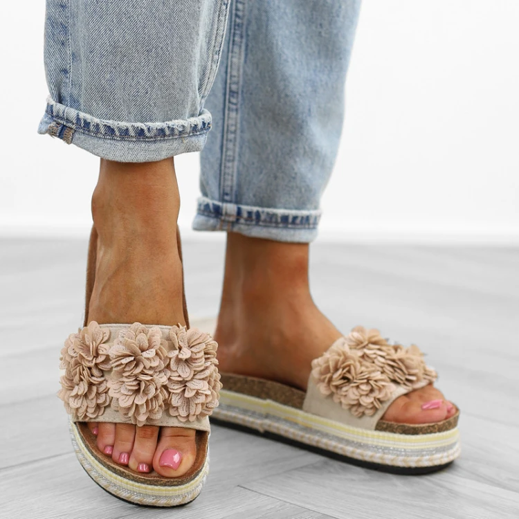 bezowe-klapki-damskie-boho-wsuwane-paskie-korkowe-