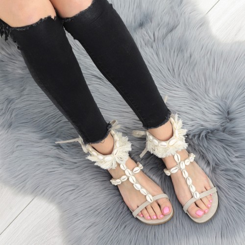 bezowe-sanday-damskie-fredzle-muszelki-boho-wygodn
