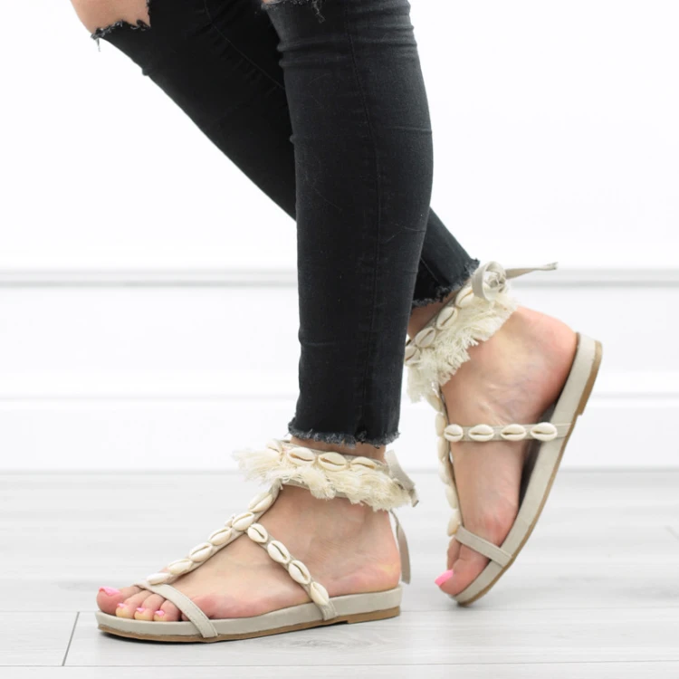 bezowe-sanday-damskie-fredzle-muszelki-boho-wygodn