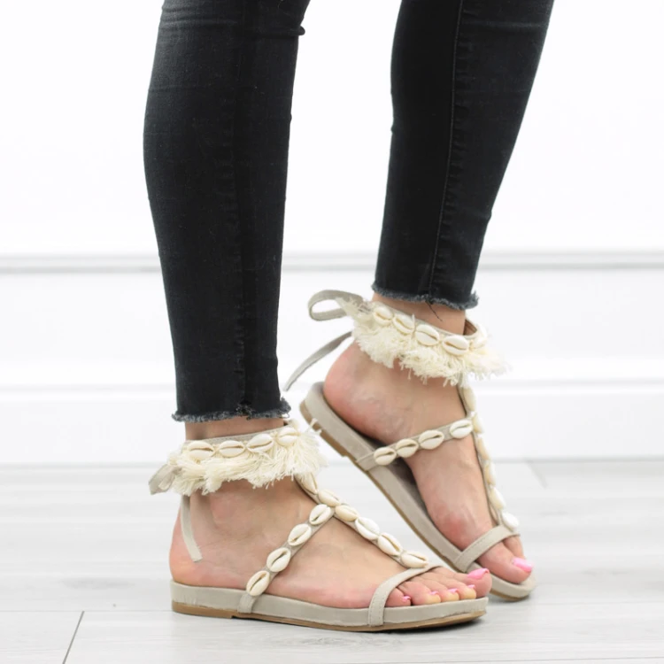 bezowe-sanday-damskie-fredzle-muszelki-boho-wygodn