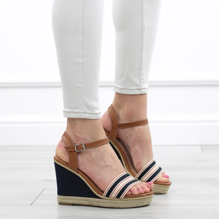 granatowe-sanday-damskie-na-koturnie-espadryle-wyg