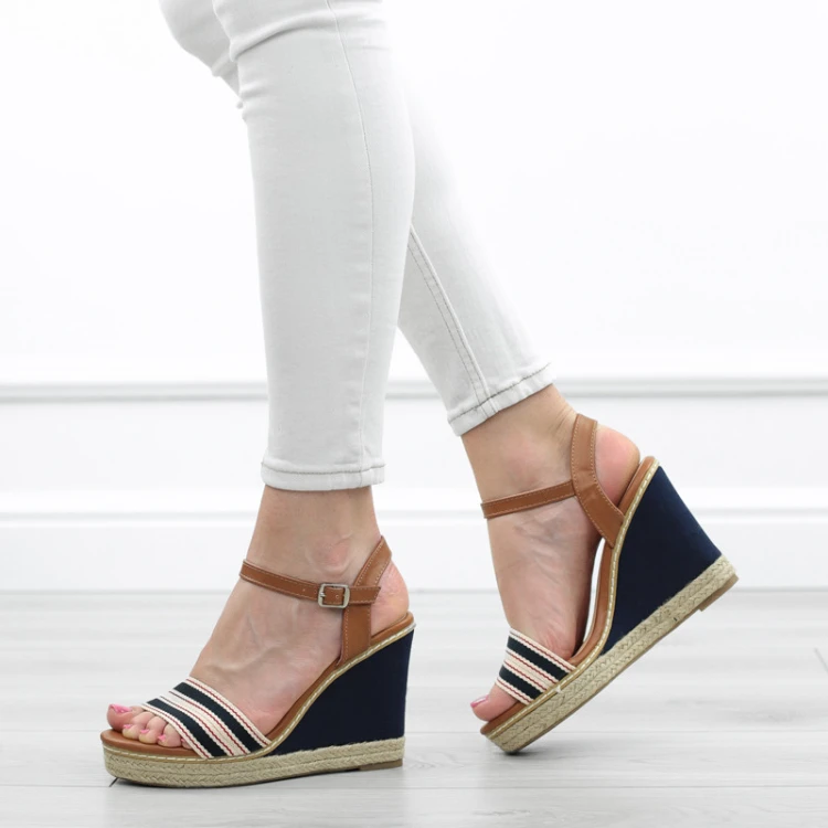 granatowe-sanday-damskie-na-koturnie-espadryle-wyg