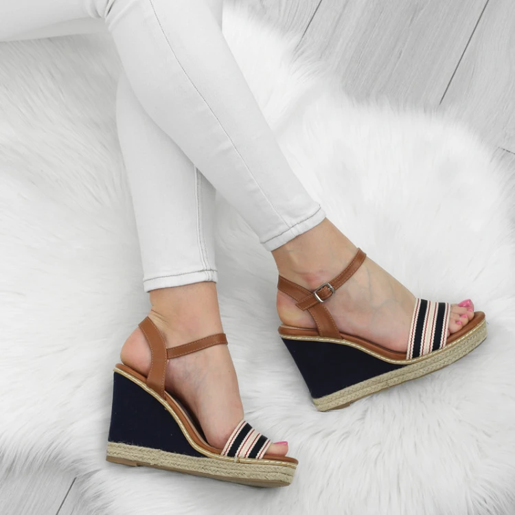 granatowe-sanday-damskie-na-koturnie-espadryle-wyg