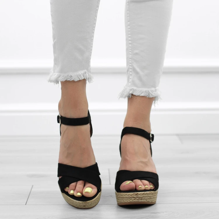 czarne-sanday-na-supku-espadryle-wygodne-i-lekkie-