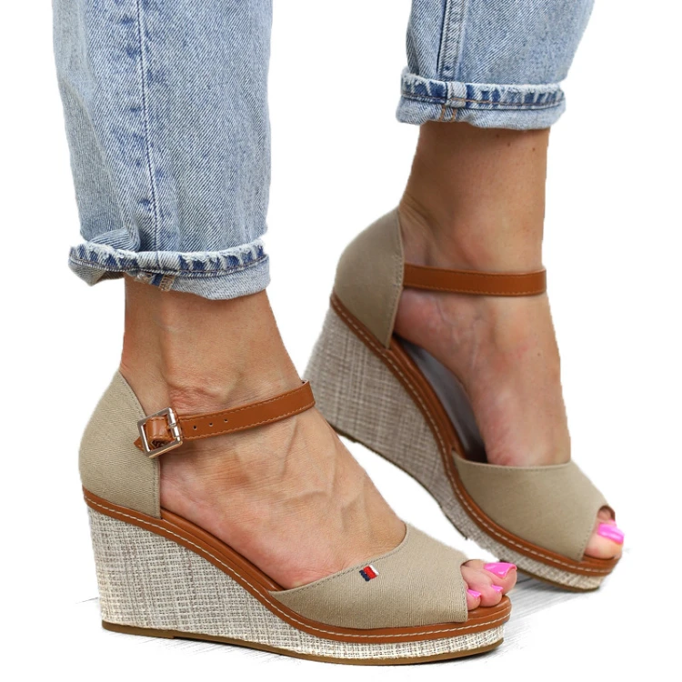 brazowe-sanday-damskie-na-koturnie-materiaowe-espa