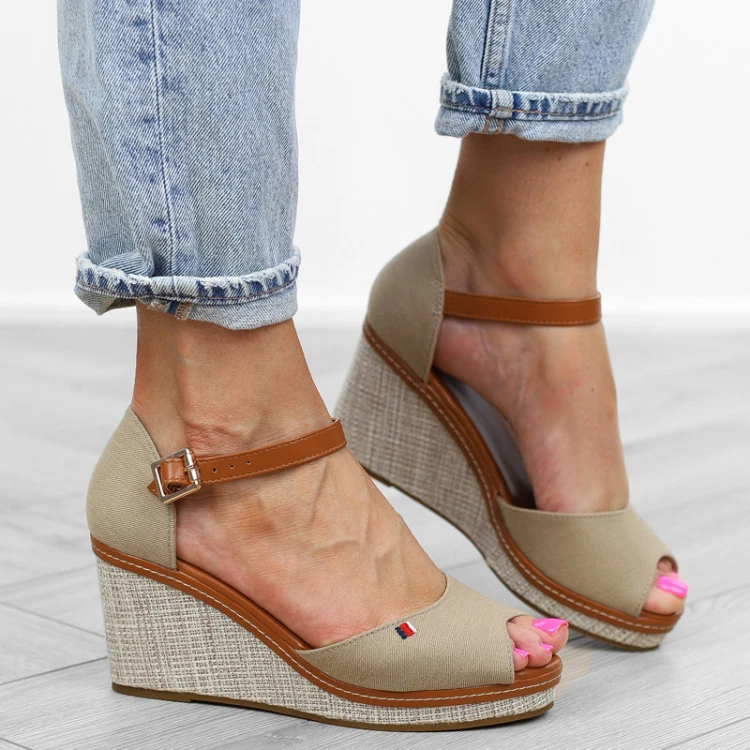brazowe-sanday-damskie-na-koturnie-materiaowe-espa