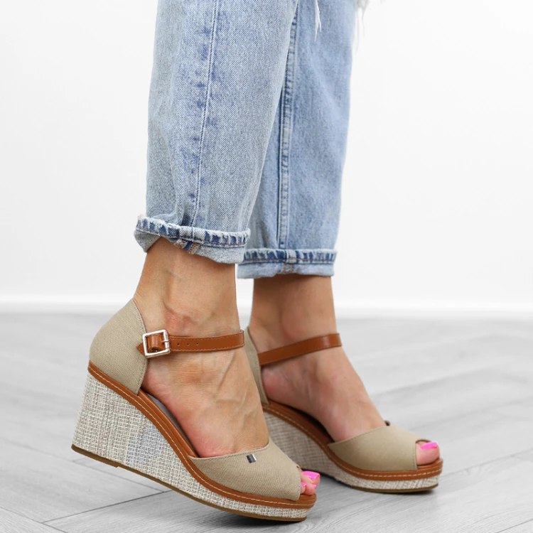 brazowe-sanday-damskie-na-koturnie-materiaowe-espa