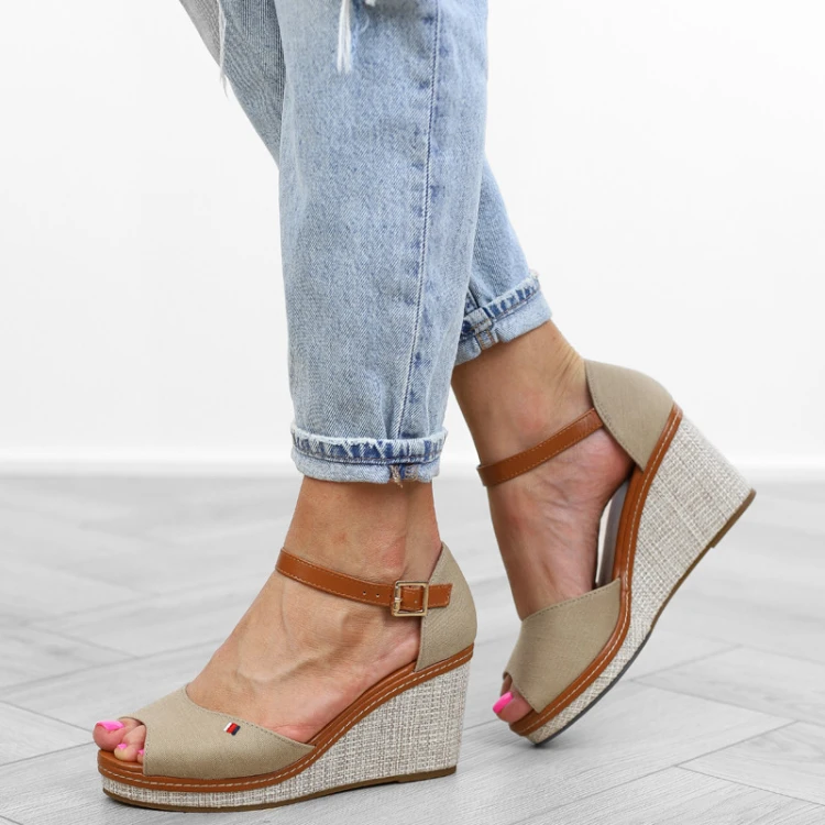 brazowe-sanday-damskie-na-koturnie-materiaowe-espa