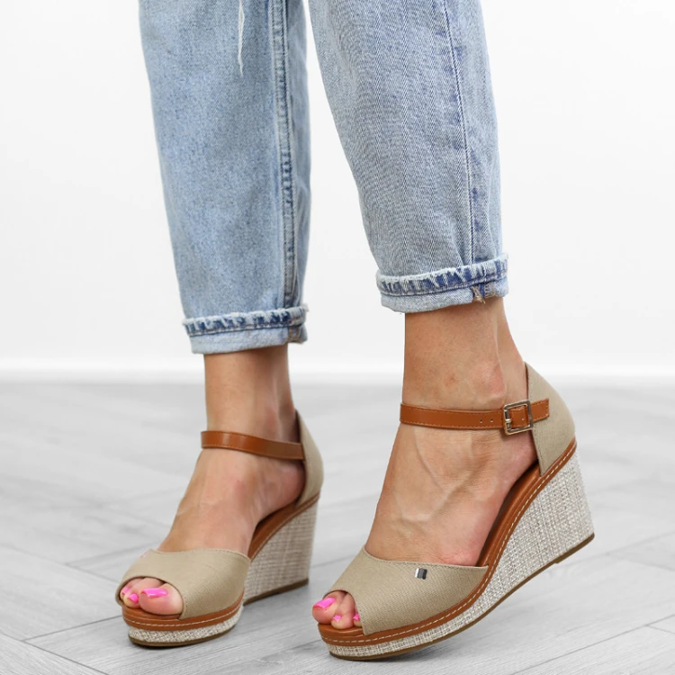 brazowe-sanday-damskie-na-koturnie-materiaowe-espa