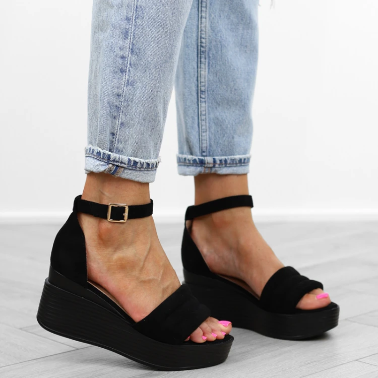 czarne-sanday-damskie-na-koturnie-wygodne-modne-i-