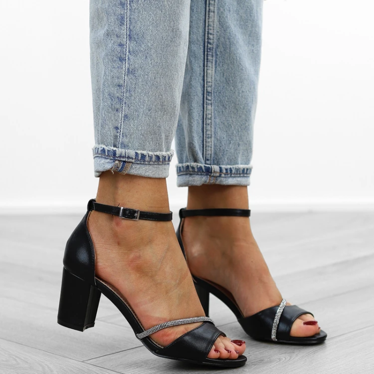 czarne-eleganckie-sanday-damskie-na-obcasie-supku-