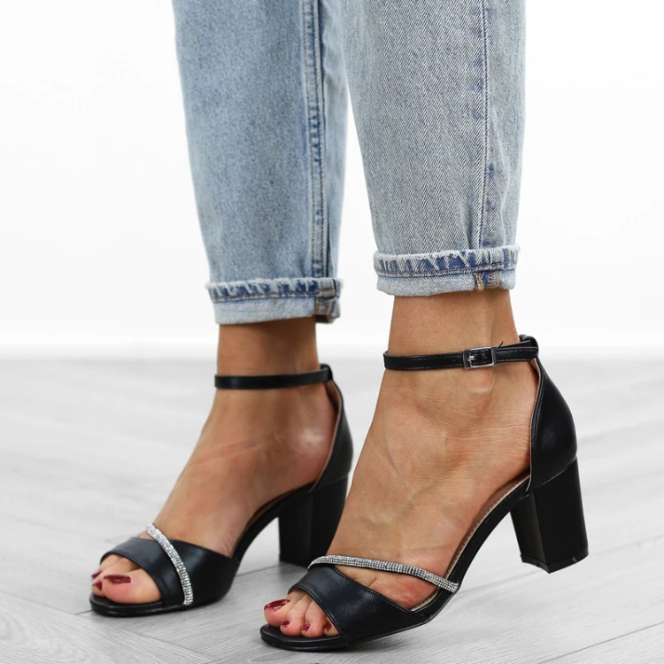 czarne-eleganckie-sanday-damskie-na-obcasie-supku-
