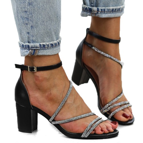 czarne-eleganckie-sanday-damskie-na-obcasie-supku-