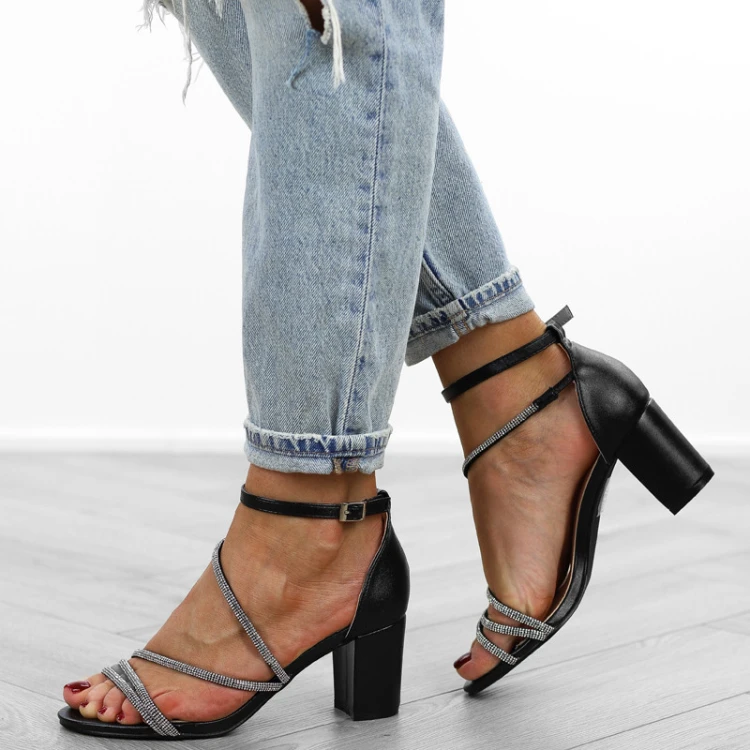 czarne-eleganckie-sanday-damskie-na-obcasie-supku-