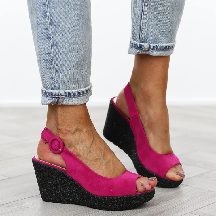 rozowe-sanday-damskie-na-koturnie-wygodne-modne-i-