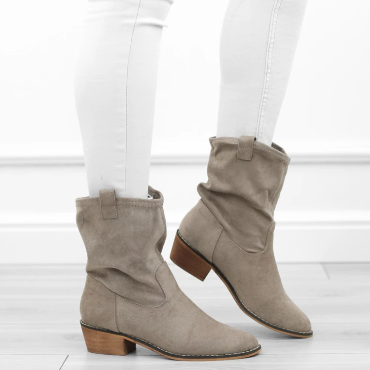 bezowe-khaki-botki-boho-zamsz