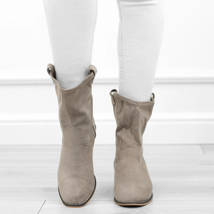 bezowe-khaki-botki-boho-zamsz
