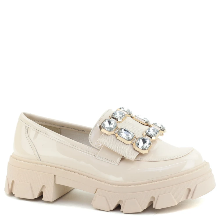 bezowe-pobuty-loafersy-damskie-lakierowane-eleganc