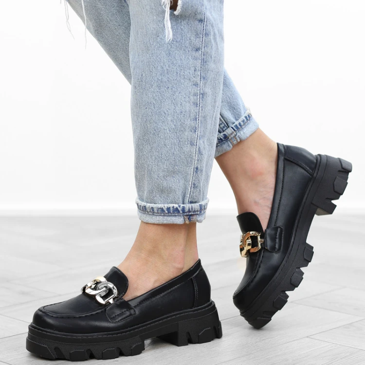czarne-loafersy-mokasyny-pobuty-damskie-ancuch