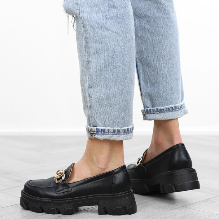 czarne-loafersy-mokasyny-pobuty-damskie-ancuch