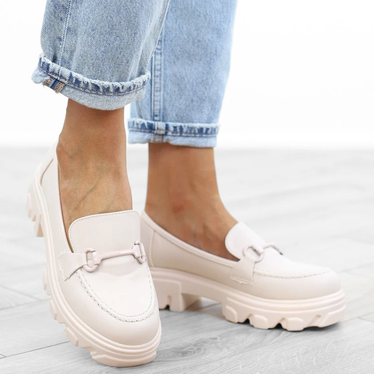 bezowe-loafersy-mokasyny-pobuty-damskie-eleganckie