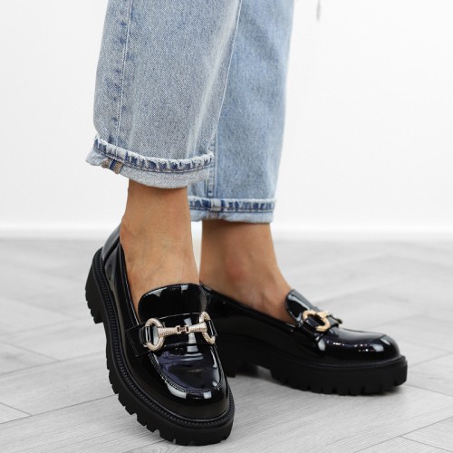 czarne-pobuty-loafersy-mokasyny-damskie-lakierowan