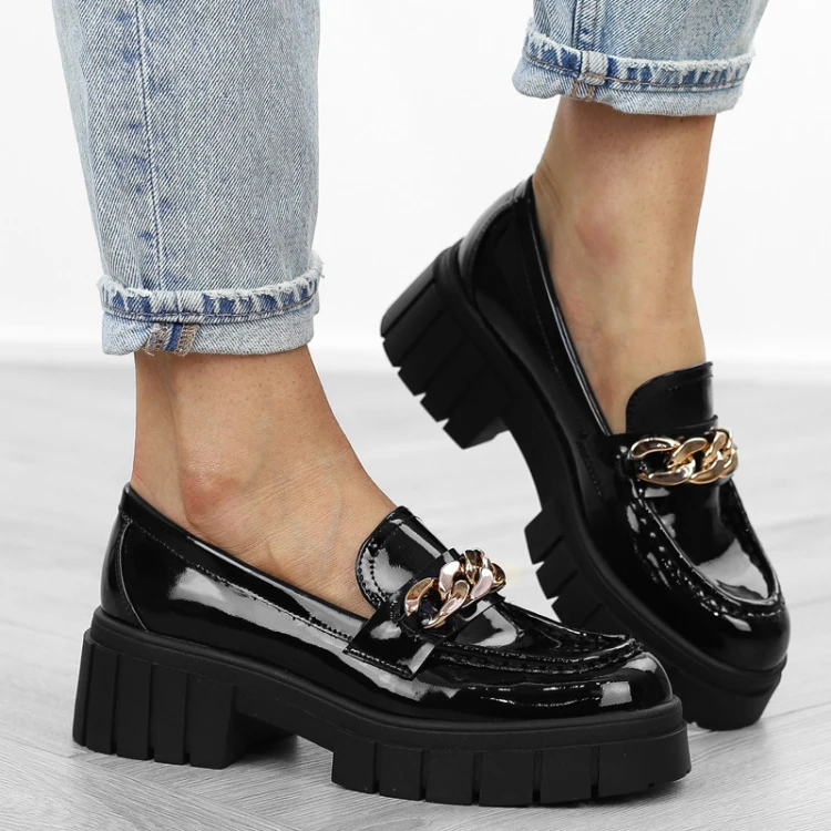czarne-pobuty-loafersy-damskie-skora-lakierowane-w