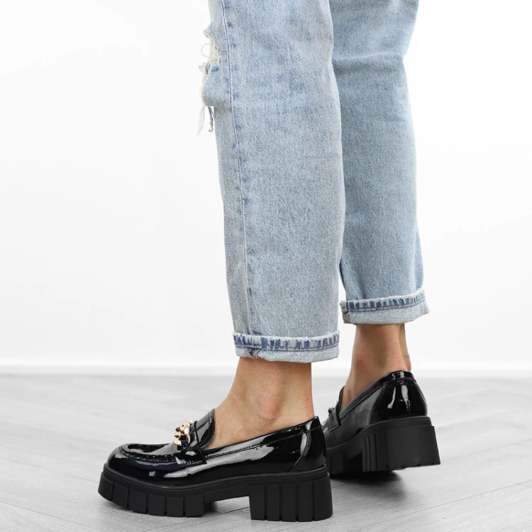 czarne-pobuty-loafersy-damskie-skora-lakierowane-w