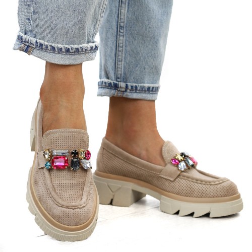 bezowe-loafersy-mokasyny-pobuty-damskie-zamszowe-k