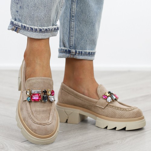 bezowe-loafersy-mokasyny-pobuty-damskie-zamszowe-k