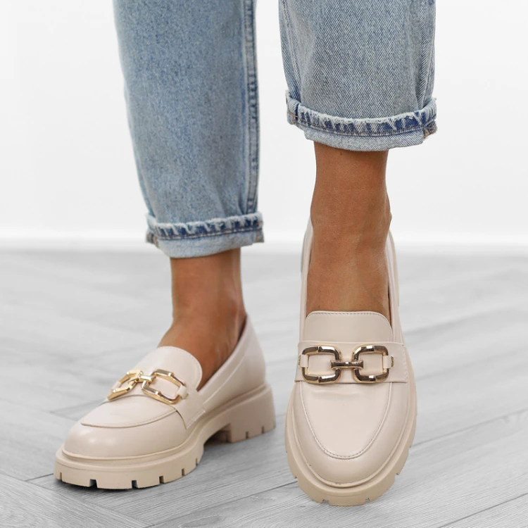 bezowe-loafersy-mokasyny-pobuty-damskie-eleganckie