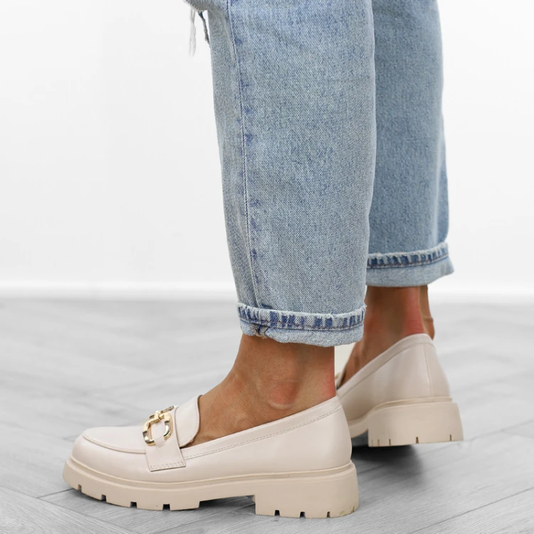 bezowe-loafersy-mokasyny-pobuty-damskie-eleganckie