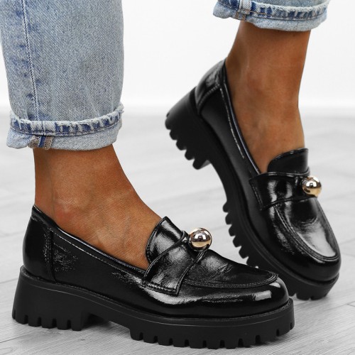 czarne-loafersy-mokasyny-pobuty-damskie-lakierowan