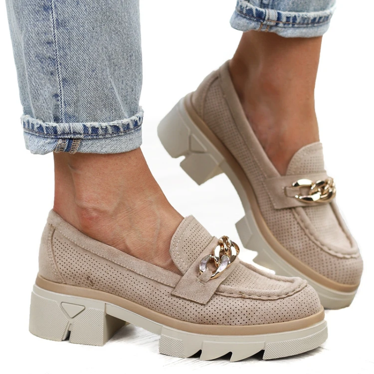 bezowe-loafersy-mokasyny-pobuty-zamszowe-damskie-a