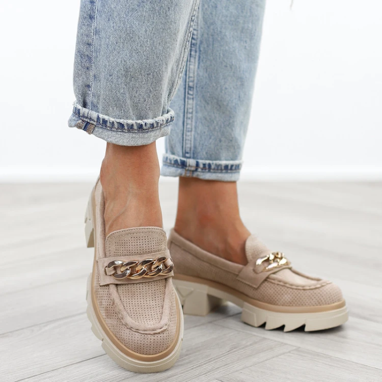 bezowe-loafersy-mokasyny-pobuty-zamszowe-damskie-a