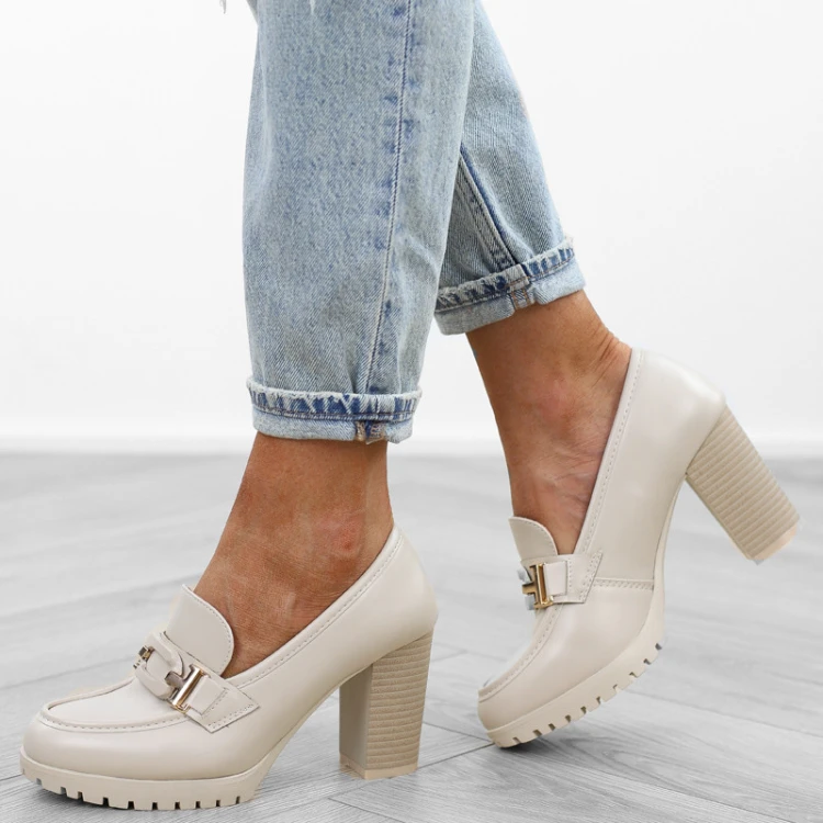 bezowe-pobuty-loafersy-mokasyny-damskie-wygodne-na