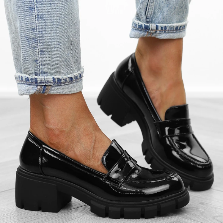 czarne-pobuty-loafersy-damskie-wygodne-supek-obcas