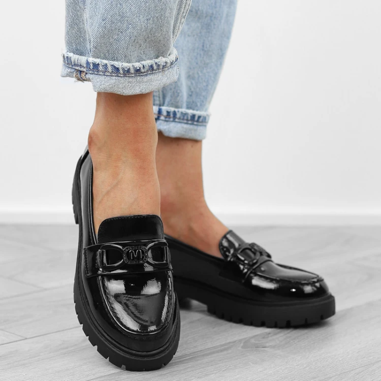 czarne-loafersy-mokasyny-pobuty-damskie-lakierowan