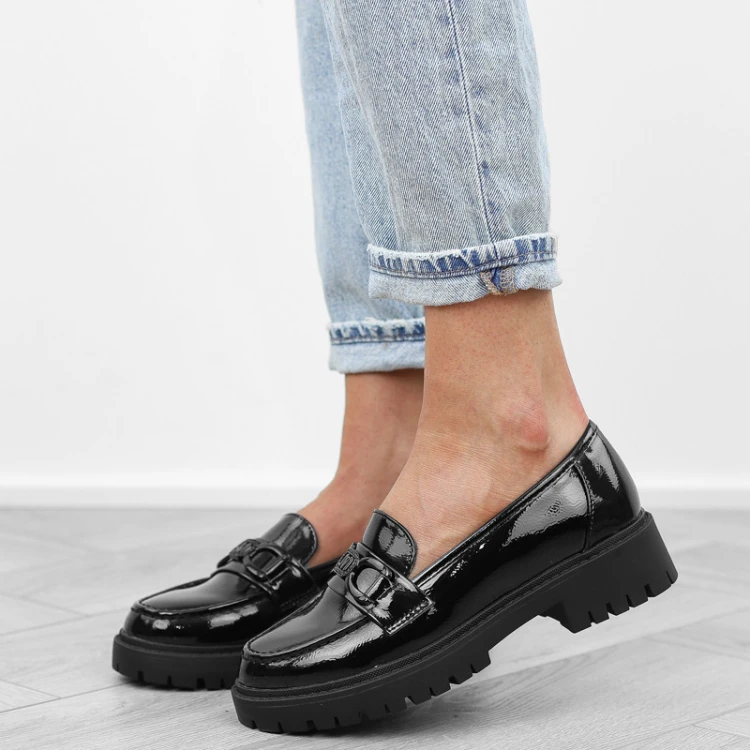 czarne-loafersy-mokasyny-pobuty-damskie-lakierowan