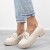 bezowe-loafersy-mokasyny-pobuty-damskie-lakierowan