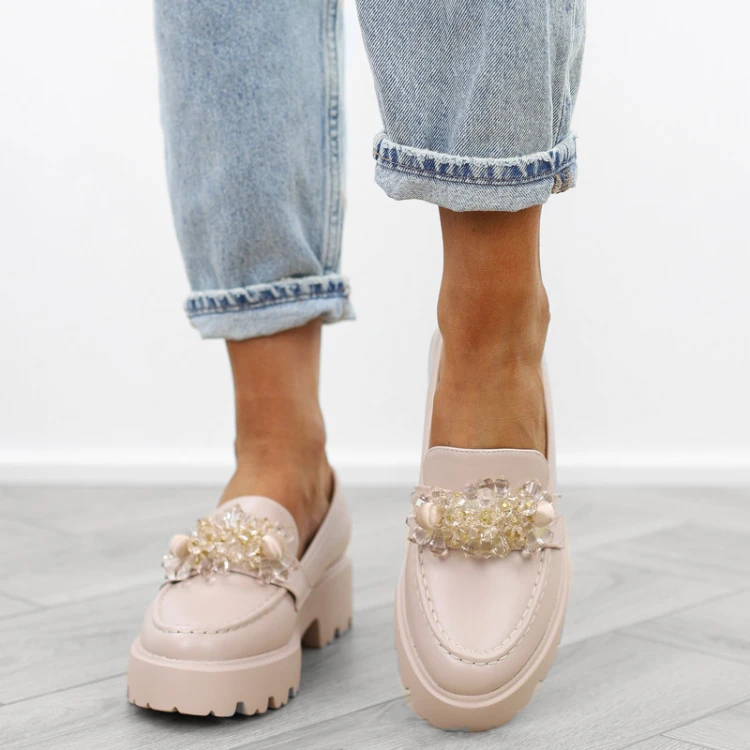 bezowe-pobuty-loafersy-mokasyny-damskie-eleganckie